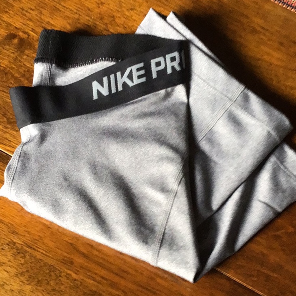 NWOT NikePro drifit shorts XS